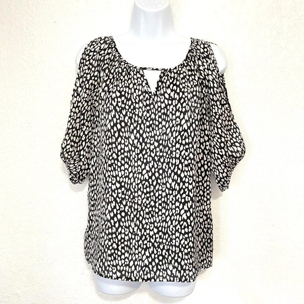 Express Women's Black and White Relaxed Fit Cold Shoulder Blouse Top Size XS/TP